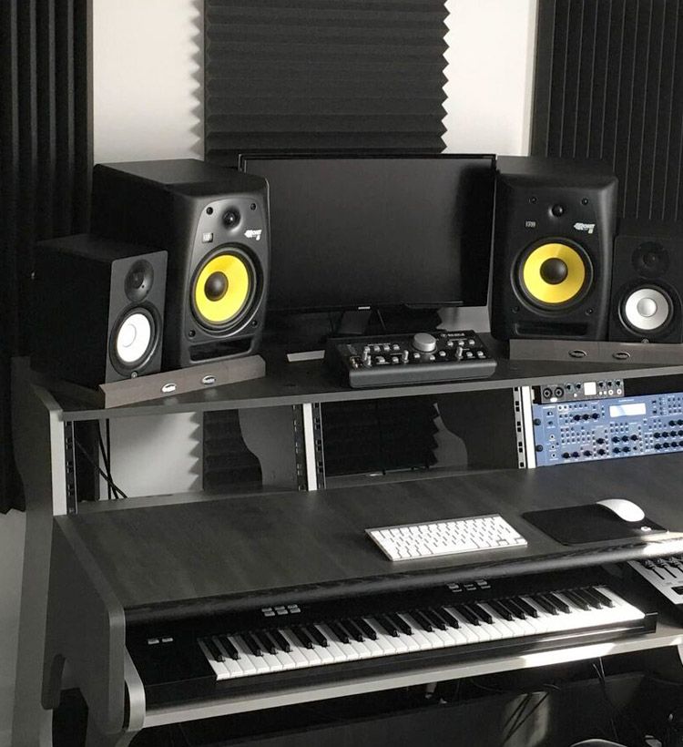 Acoustic treatment in home studio