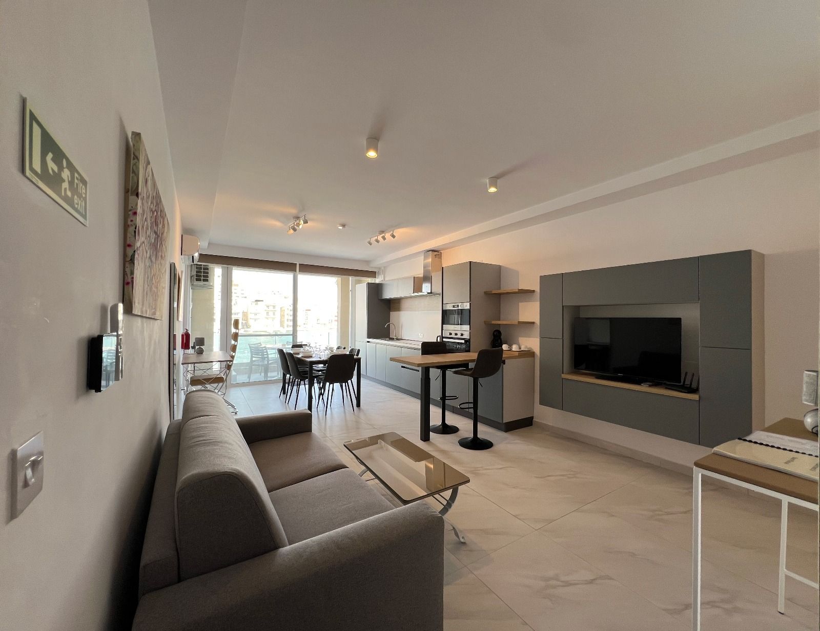 Seafront Luxury photo 8
