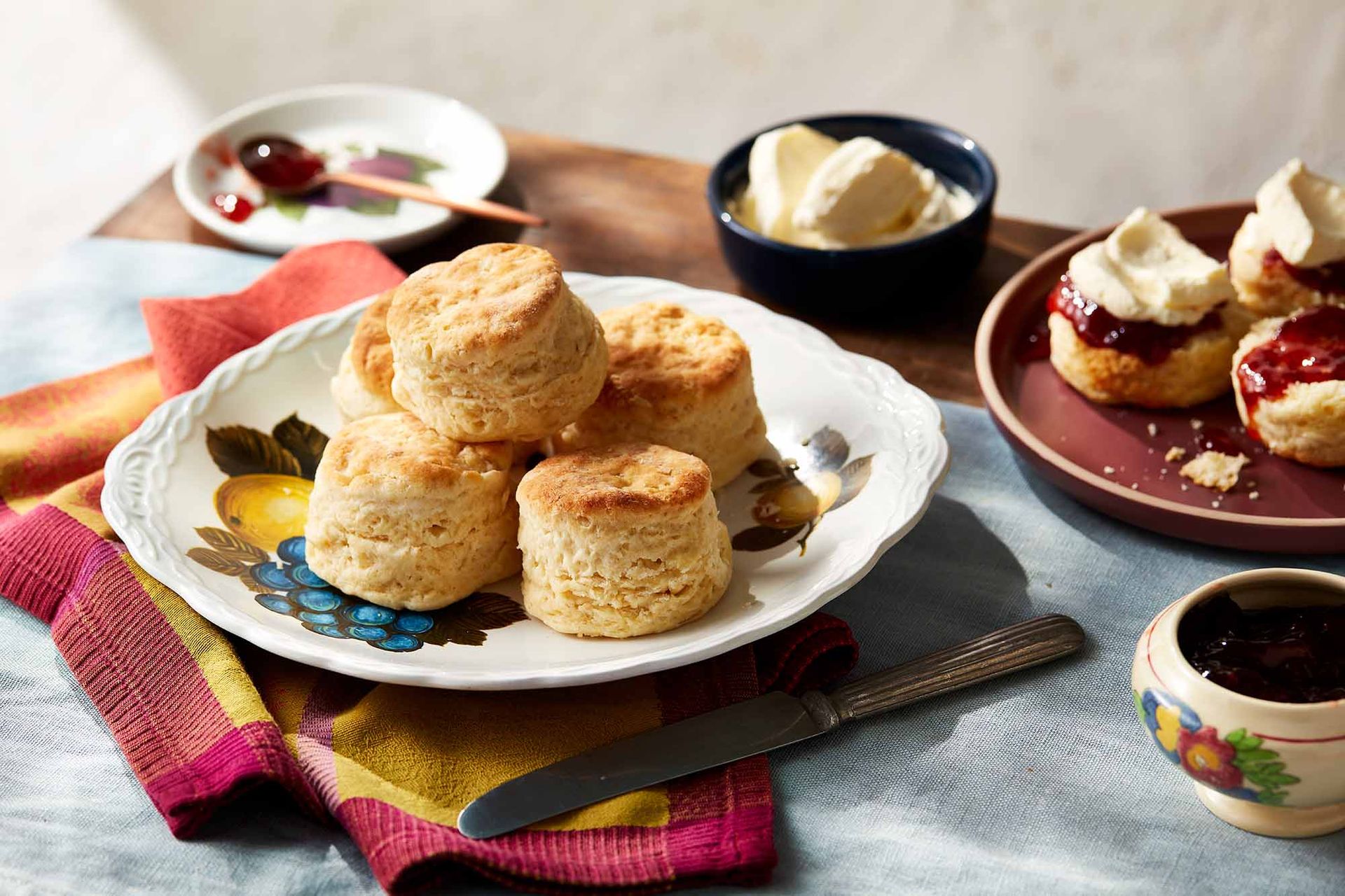 5 scones on a plate