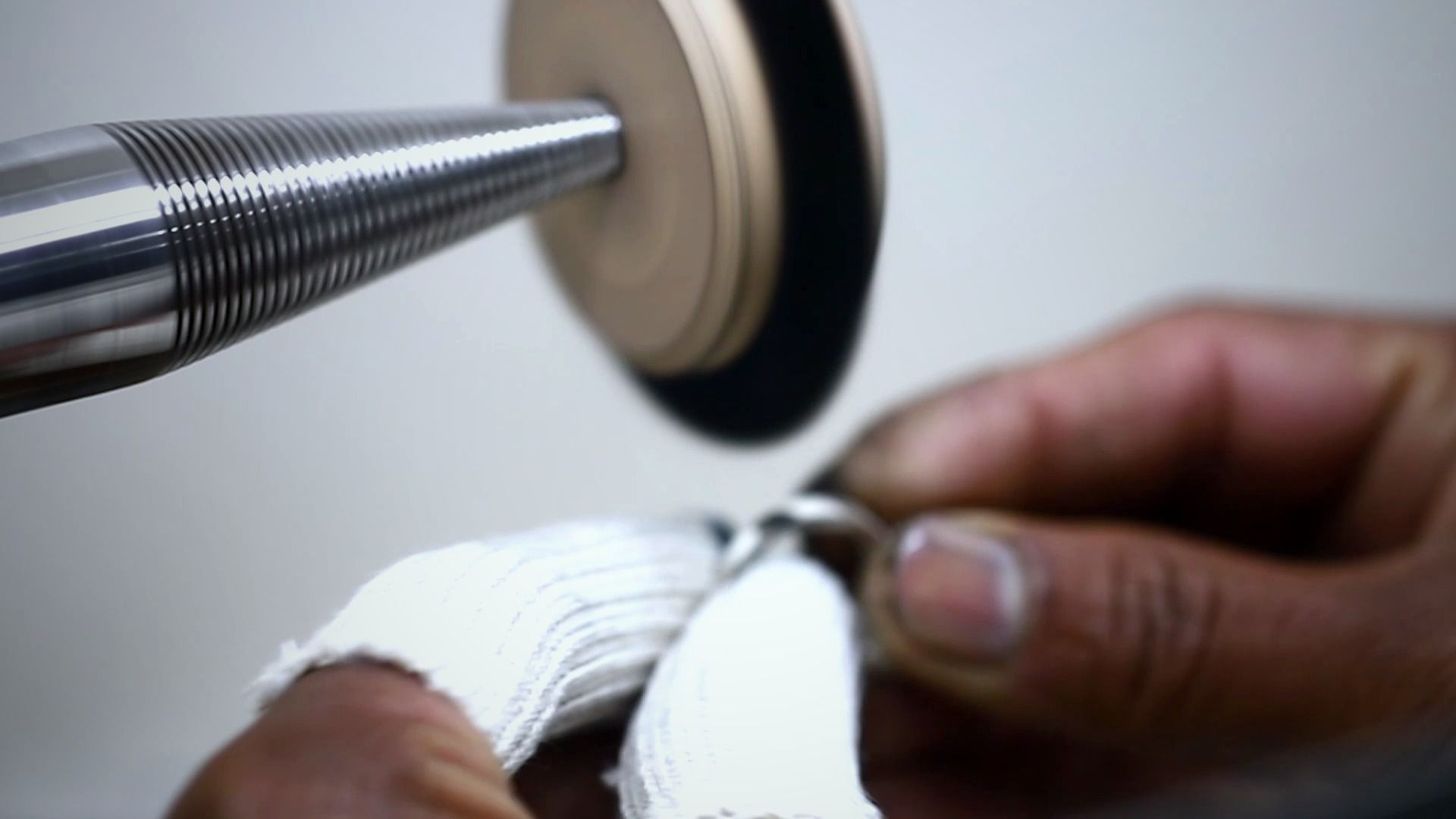 Polishing a ring