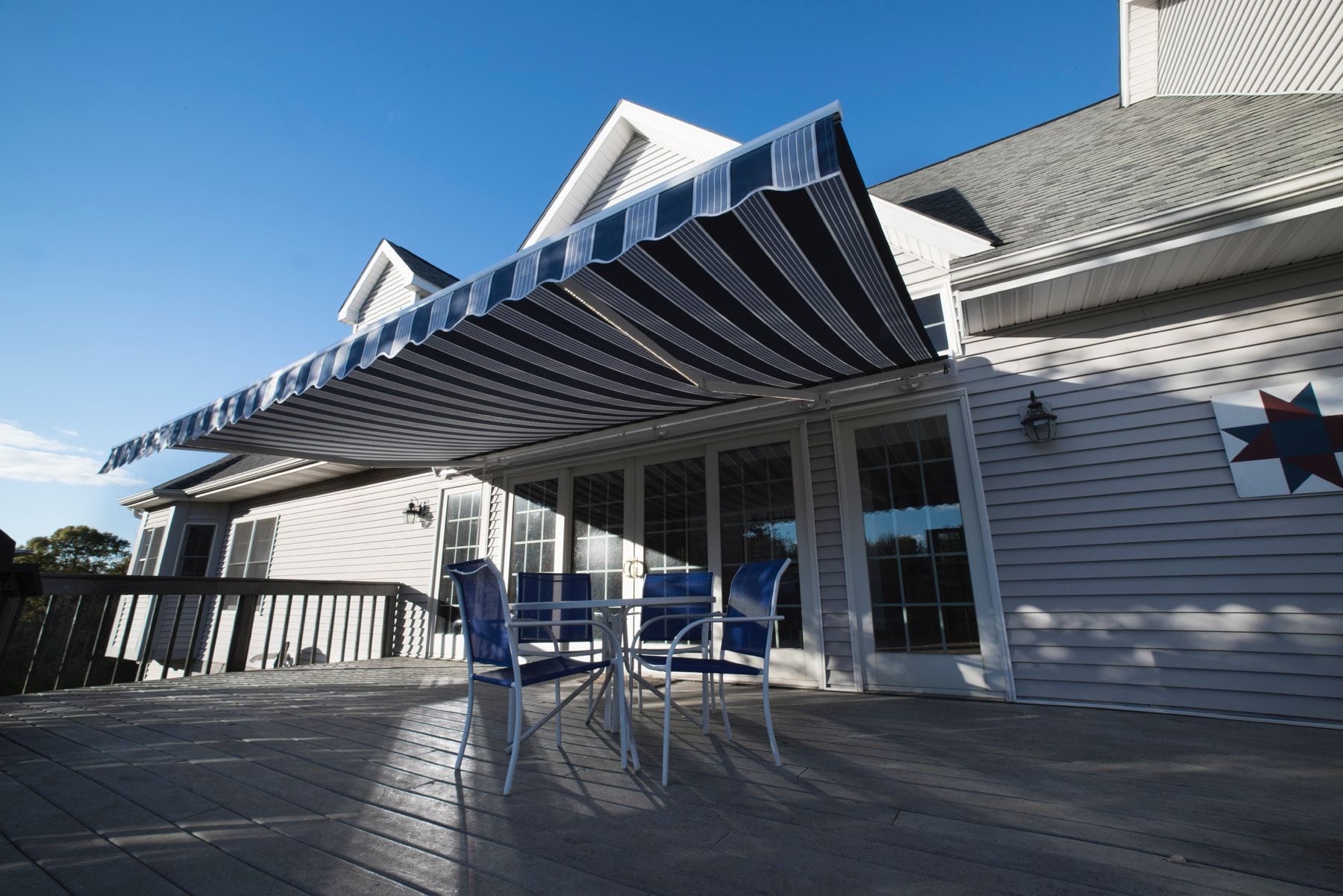 Retractable awnings for outdoor patio