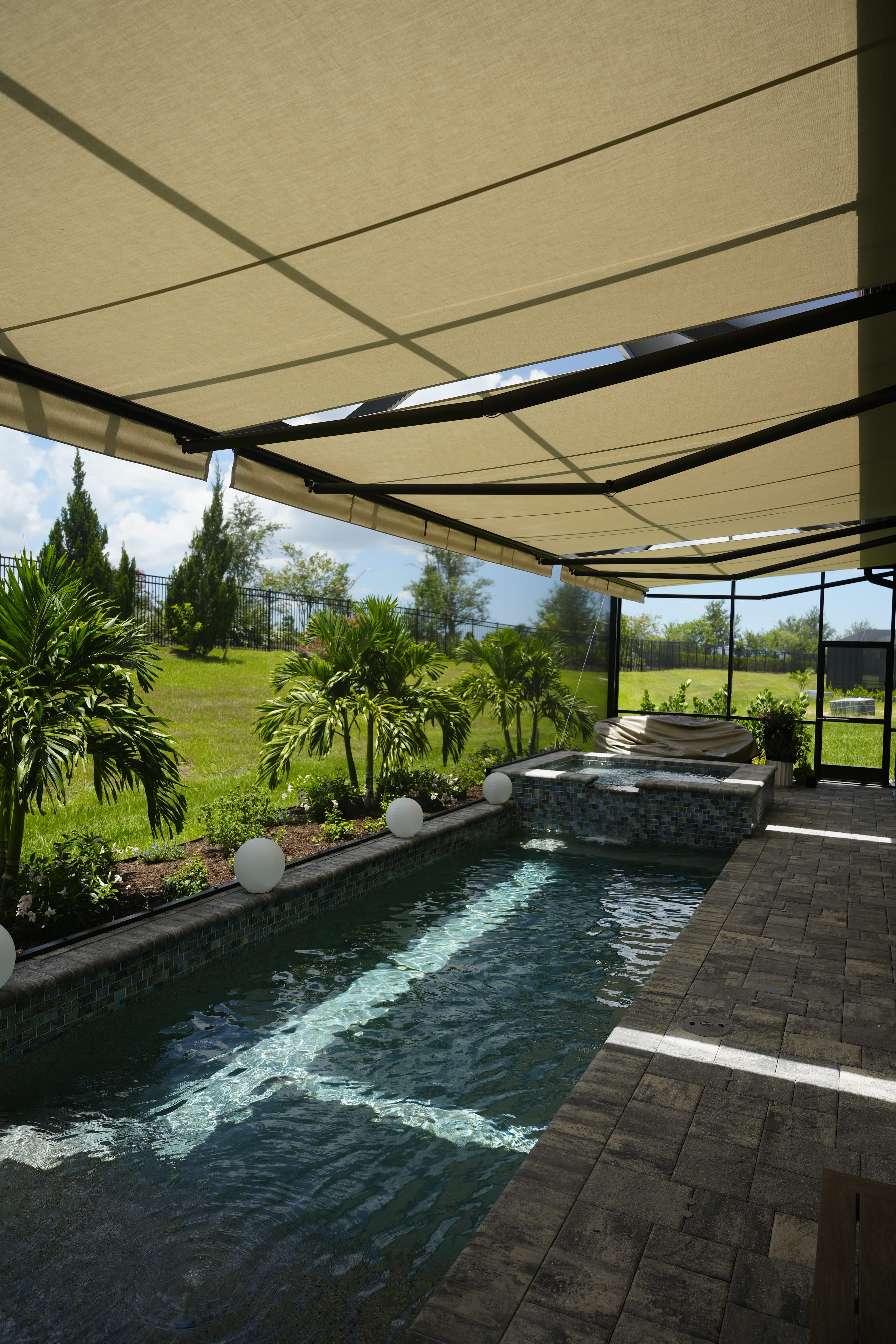 Awnings,Retractable Awnings