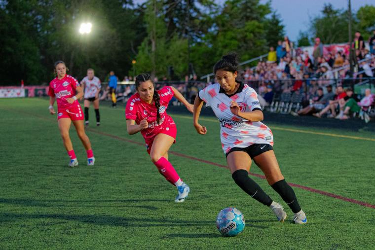 West Seattle Rhodies Dominate Portland Cherry Bombs FC 3-0 to Claim First Place