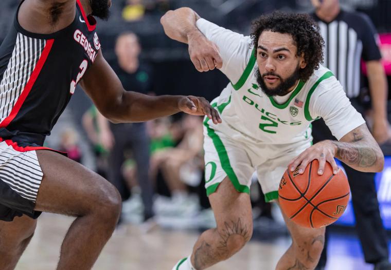 Oregon Ducks Soar in Season Opener, Defeat Georgia Bulldogs with Dominant Display
