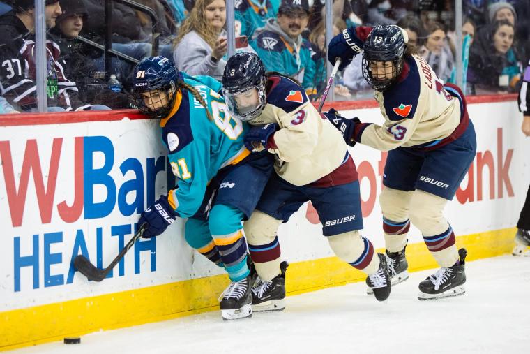 Poulin’s Brilliance Leads Montreal to Victory Over the Sirens