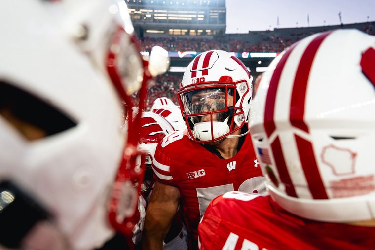 Badgers Blank RedHawks in Defensive Dogfight as O’Neil Steps Up