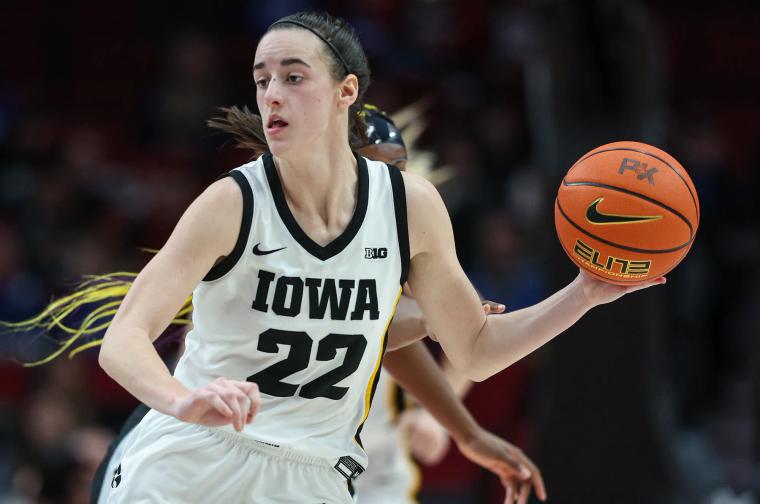 Top Ten Women's College Basketball Sharpshooters: Leading the Three-Point Revolution