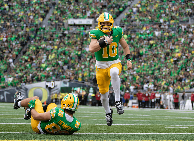 Oregon Ducks Soar to Victory with 38-24 Triumph Over Washington State