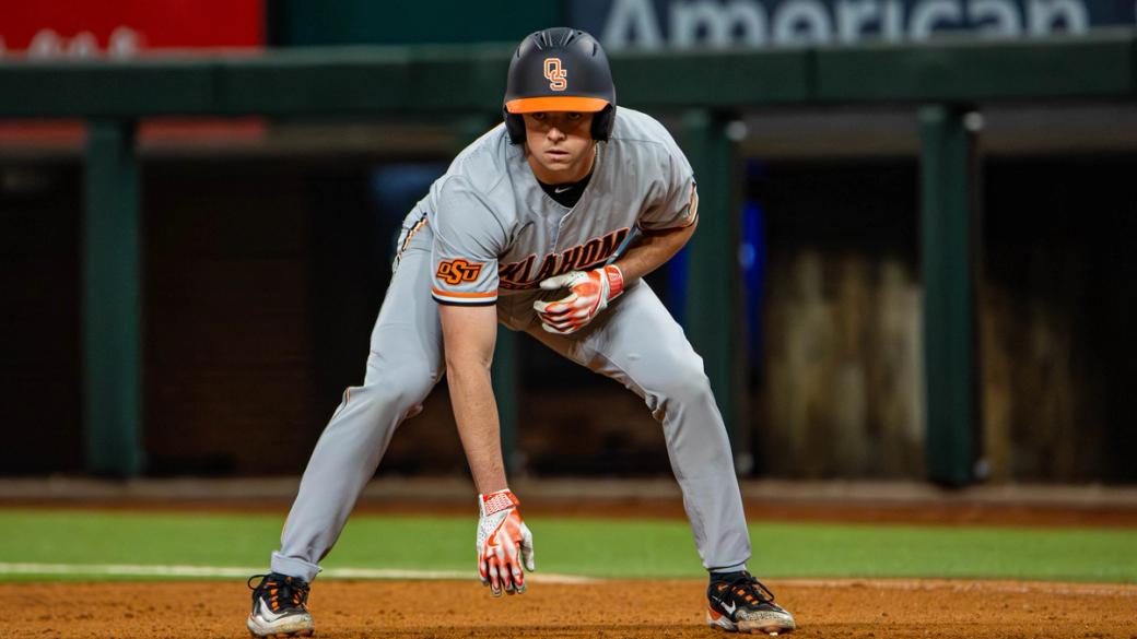 Oklahoma State baseball player takes a lead off base