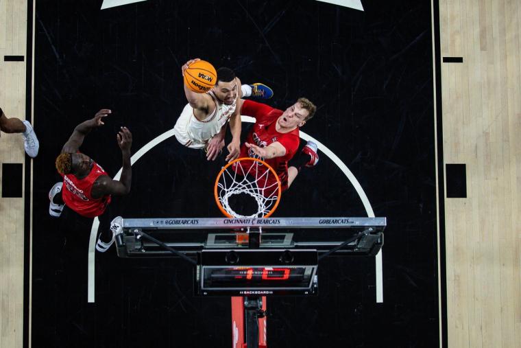 Cincinnati Bears a Tough Fight but Falls Short Against Texas in Thrilling Big 12 Showdown