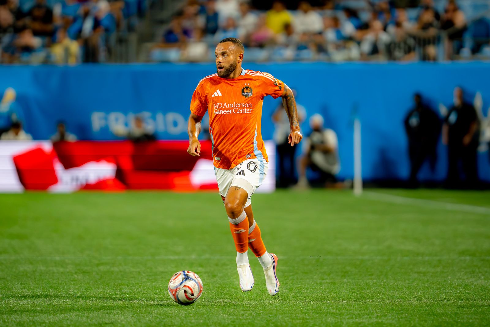 Charlotte FC and Houston Dynamo battle for possession. Photo Credit: Arturo Rosales Sevilla/Undrafted