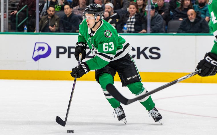 Jakub Dobes Shines as Canadiens Beat Stars 3-1, Extending Hot Streak