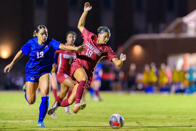 SMU Women's Soccer Falls to No. 9 Stanford in Hard-Fought Senior Night Match