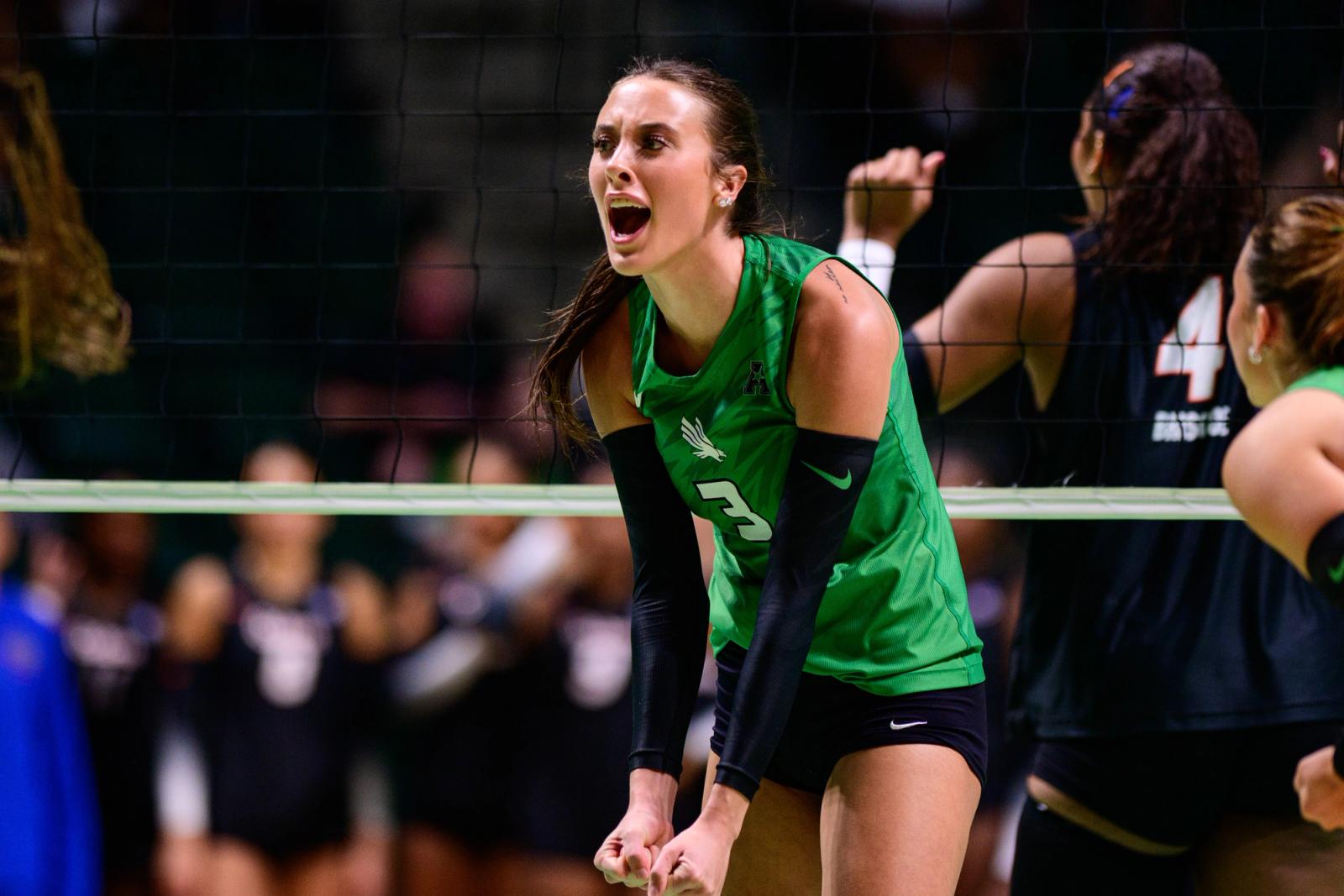 Florida volleyball attack against North Texas — Photo Credit: Luis Revilla Mata/Undrafted