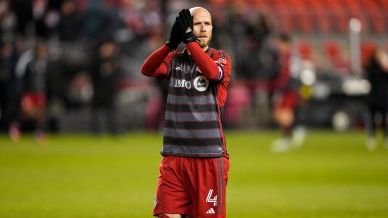 Bradley's Red Bulls Debut in Torneo de Tejas Opener