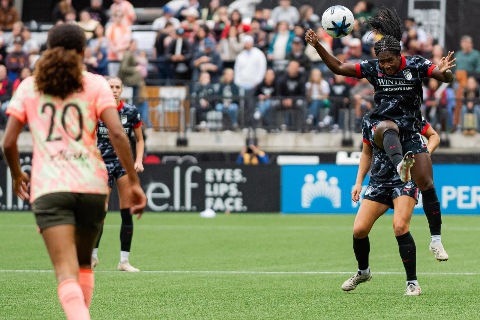 Chicago Stars defend against Portland Thorns at Providence Park — Photo Credit: Aaron Leopold/Undrafted