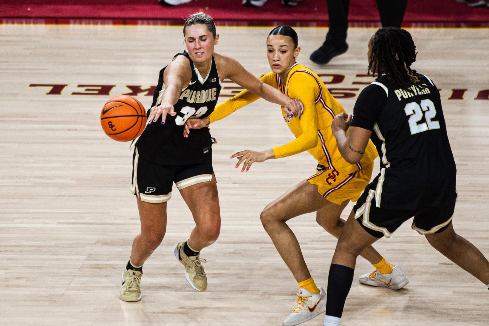 Purdue guard Tara Daye drives to the basket against USC defender Jazzy Davidson during the January 18, 2026 game at the Galen Center in Los Angeles.