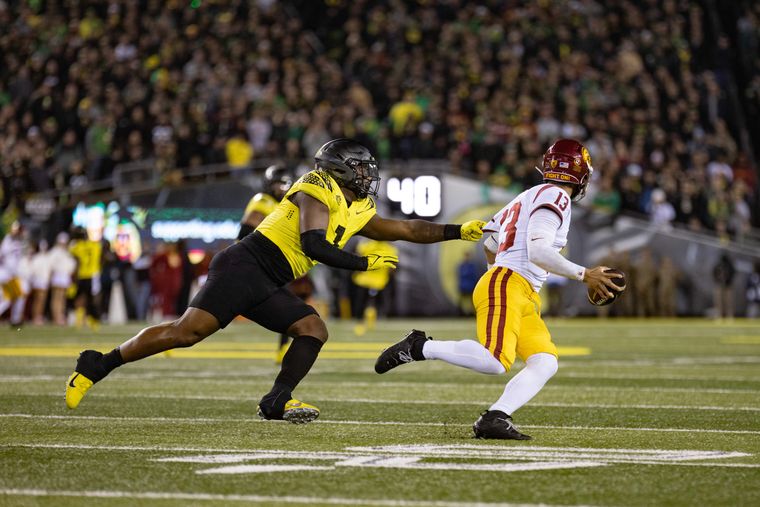 Oregon Ducks Overcome Late Surge to Secure Pac-12 Championship Berth