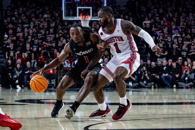 Cincinnati Bearcats Narrowly Fall to Houston at Fifth Third Arena