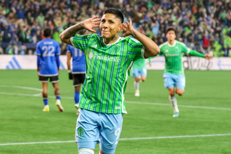 Seattle Sounders Triumph in Dominant Victory Over CF Montréal