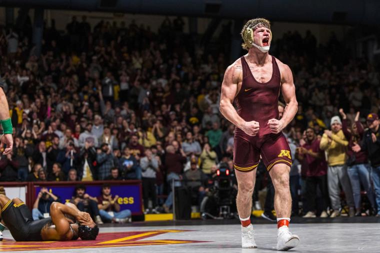 Iowa Bullies Gophers in Carver: Minnesota's Tough Night in Iowa City