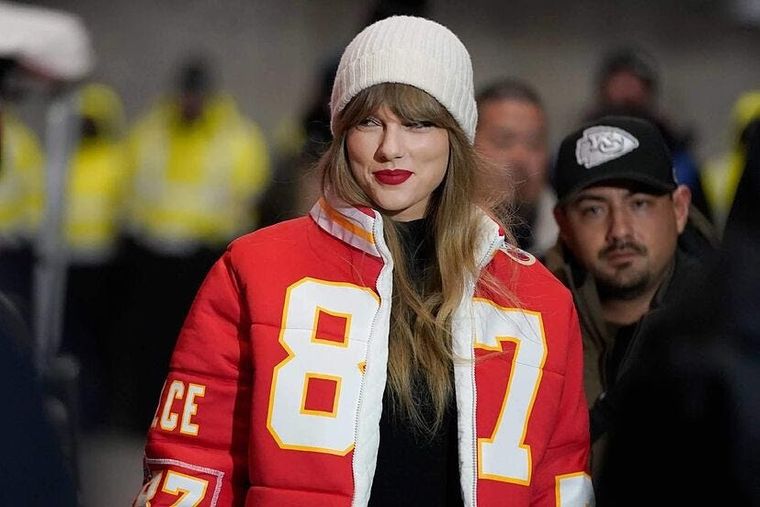 Unveiling a Business Model Gap Through Kristin Juszczyk's Rise to Fame in the NFL