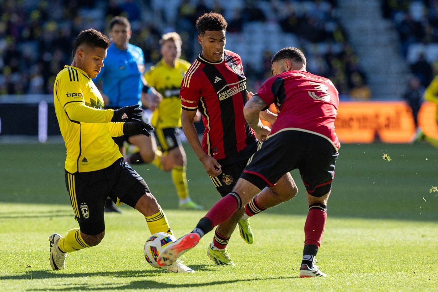 Columbus Crew Kicks Off MLS Title Defense with Victory Over Atlanta United