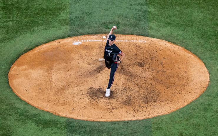 Taylor’s Command, Freshmen’s Clutch Bats Lift Cincinnati Over Texas Tech in Big 12 Opener