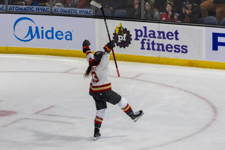 Sarah Wozniewicz’s OT Dagger Lifts Charge Past Frost in PWHL Takeover Tour Thriller