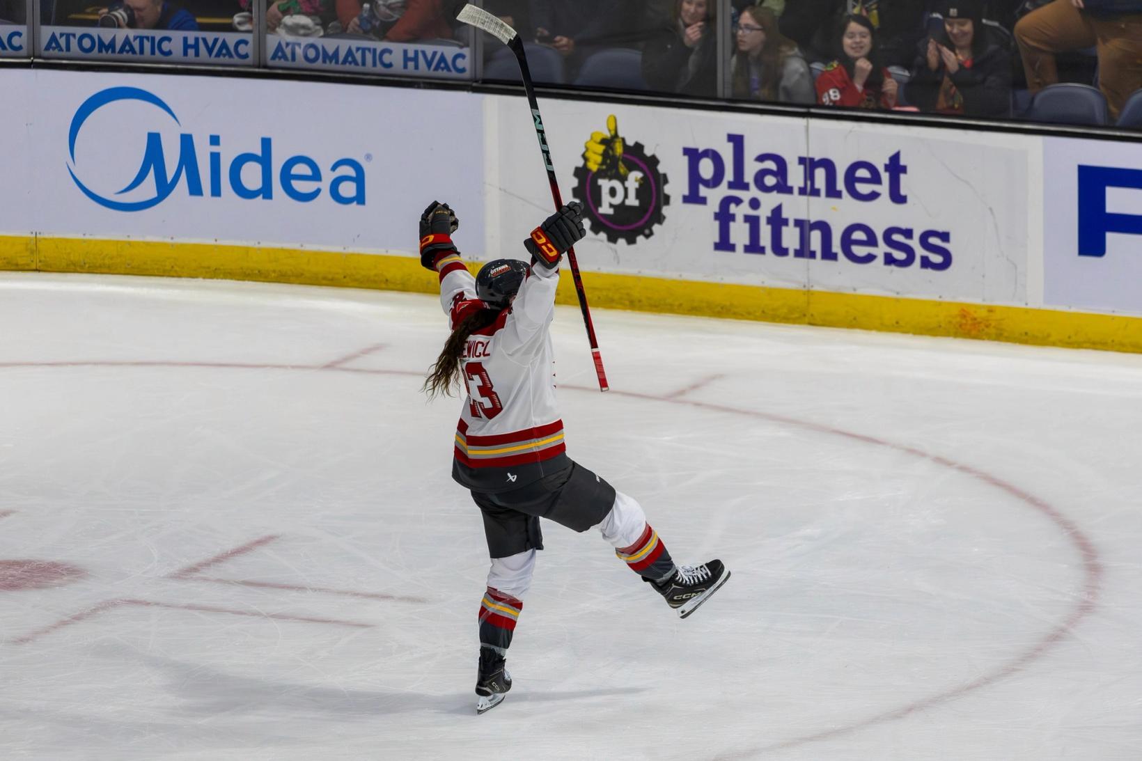 Sarah Wozniewicz’s OT Dagger Lifts Charge Past Frost in PWHL Takeover Tour Thriller