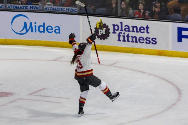 Sarah Wozniewicz’s OT Dagger Lifts Charge Past Frost in PWHL Takeover Tour Thriller