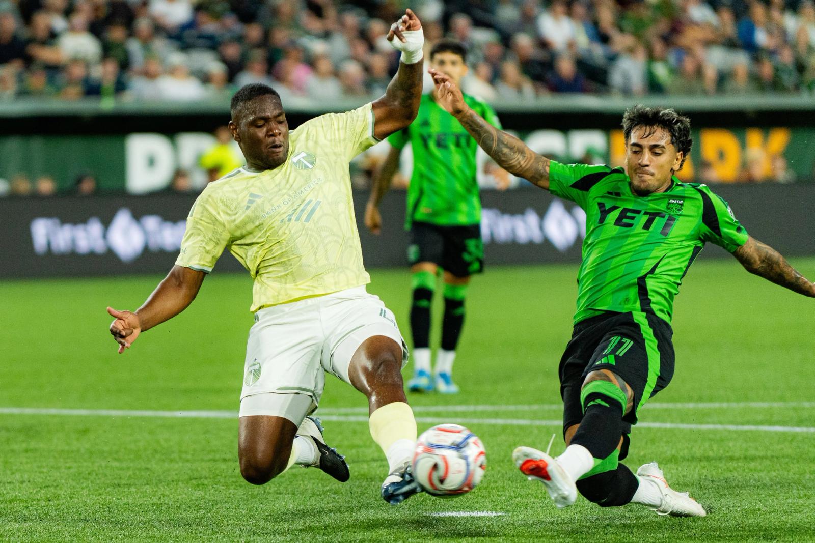 Match action as Portland Timbers press Austin FC — Photo Credit: Aaron Leopold/Undrafted