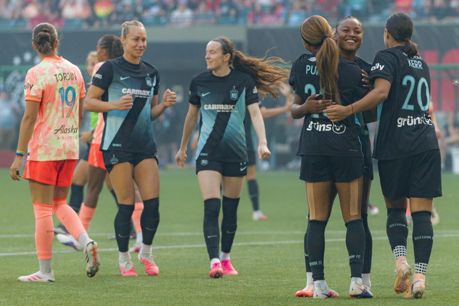 Match action — Gotham FC vs Portland Thorns — Photo Credit: Aaron Leopold/Undrafted