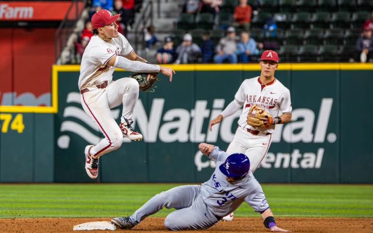 Kansas State Shocks No. 5 Arkansas with Gritty Pitching and Timely Hitting