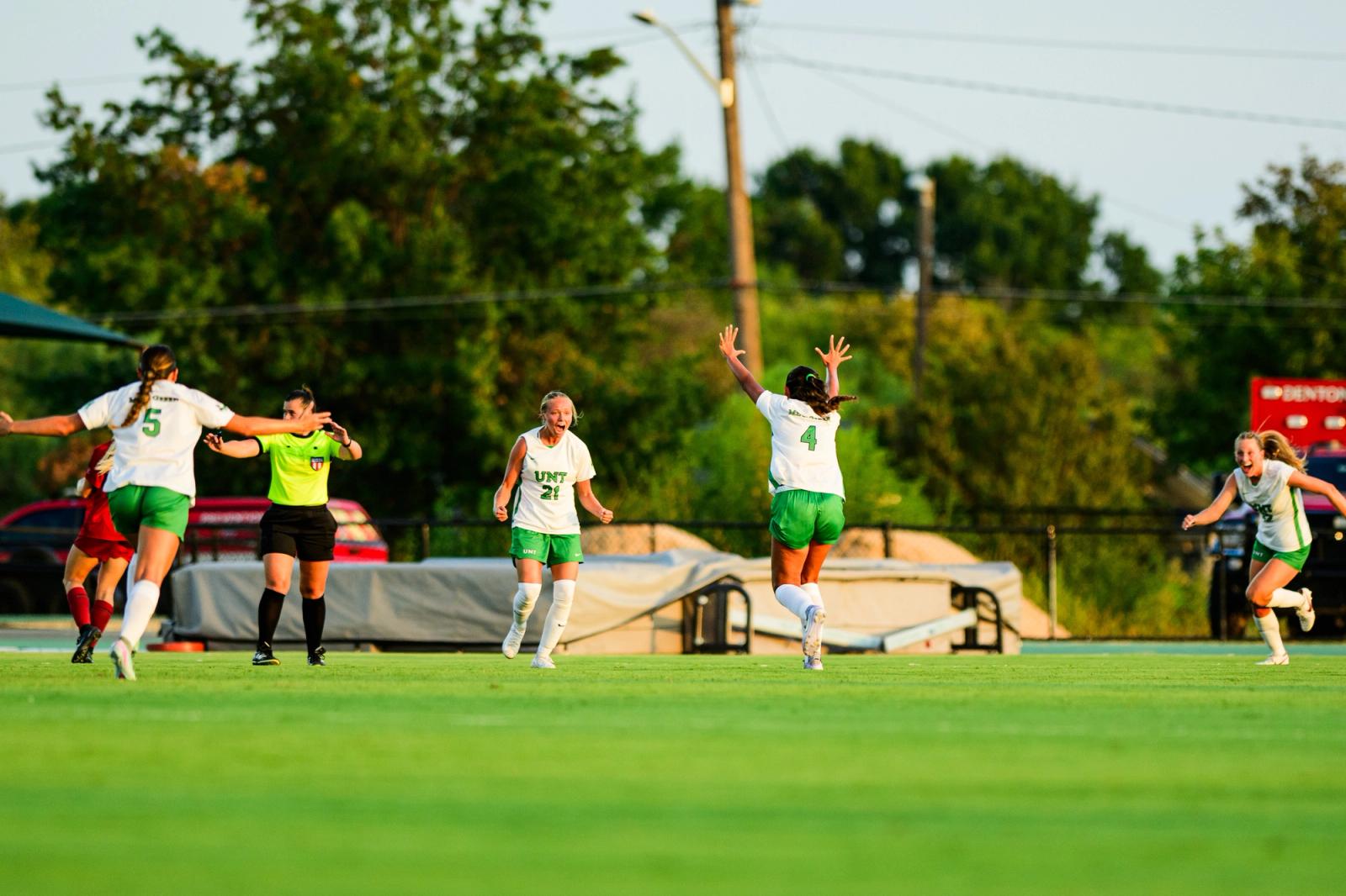 College soccer intensity Oklahoma vs UNT — Photo Credit: Luis Revilla Mata/Undrafted