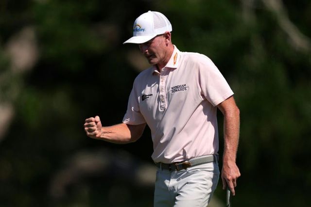 Myrtle Beach Classic Round 2: Snedeker Extends His Lead and Hubbard Positions Himself for the Sunday Chase the Dunes Has Been Promising