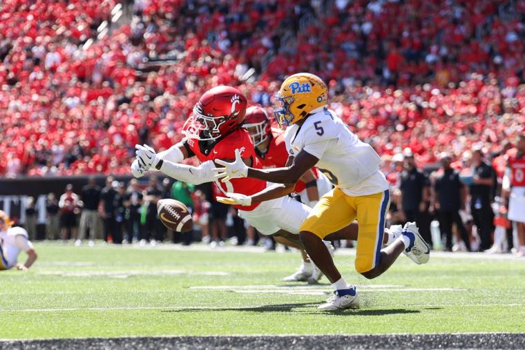 Cincinnati's Epic Collapse: Bearcats Lose 28-27 to Pittsburgh After Blowing 21-Point Lead