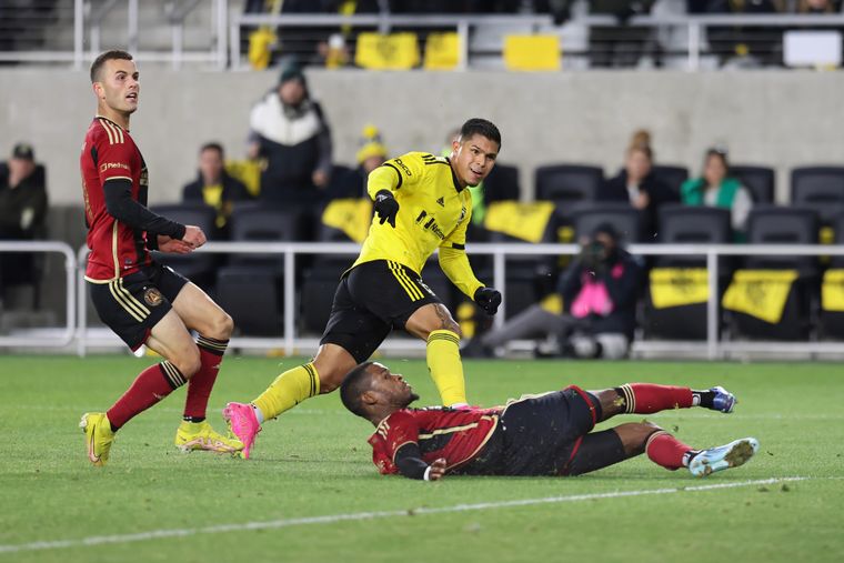 Cucho Hernandez Inspires Columbus Crew to Victory in MLS Playoff Opener