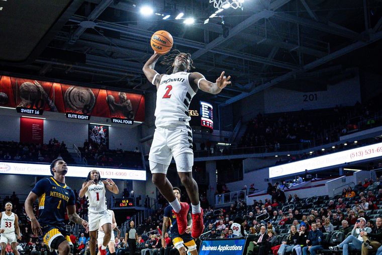 Cincinnati Bearcats Maintain Undefeated Home Streak with Dominant Win Over Merrimack
