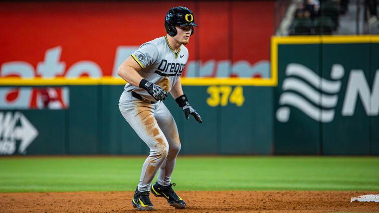 Oregon Ducks Secure Victory Over Oklahoma Sooners in Season Opener