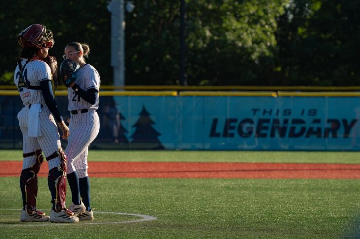 Wide action Texas Volts vs Portland Cascade — Photo Credit: Aaron Leopold/Undrafted