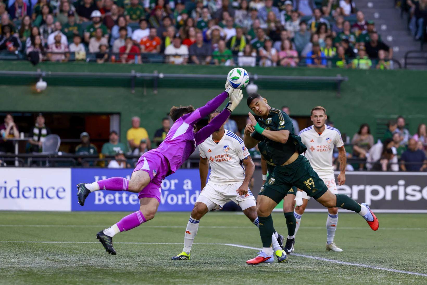 Evander’s Return Turns Electric: Cincinnati’s Victory in Portland Proves They’re Built for the Big Stage