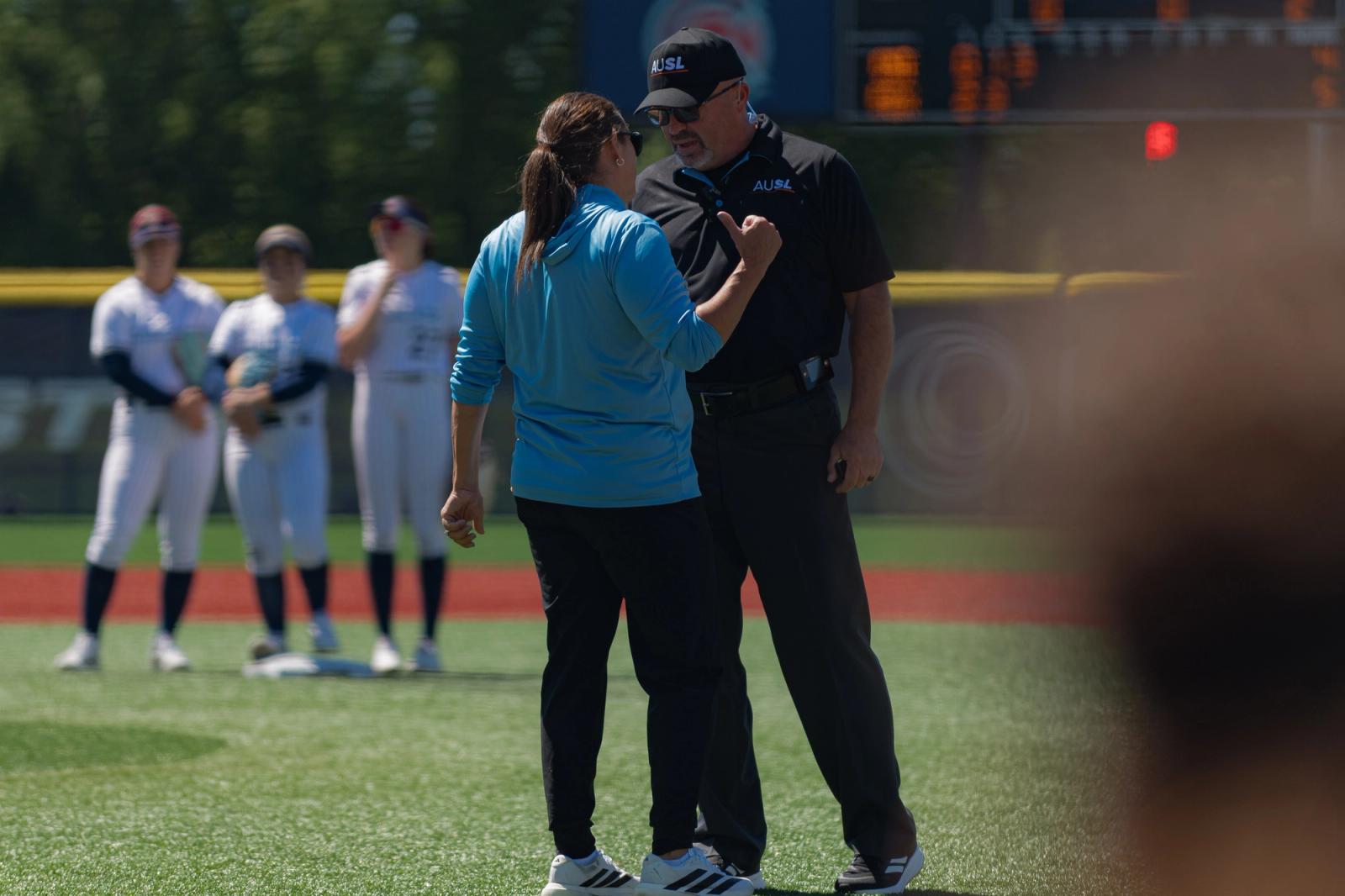 Late-game / celebration action — Chicago Bandits vs Portland Cascade — Photo Credit: Aaron Leopold/Undrafted