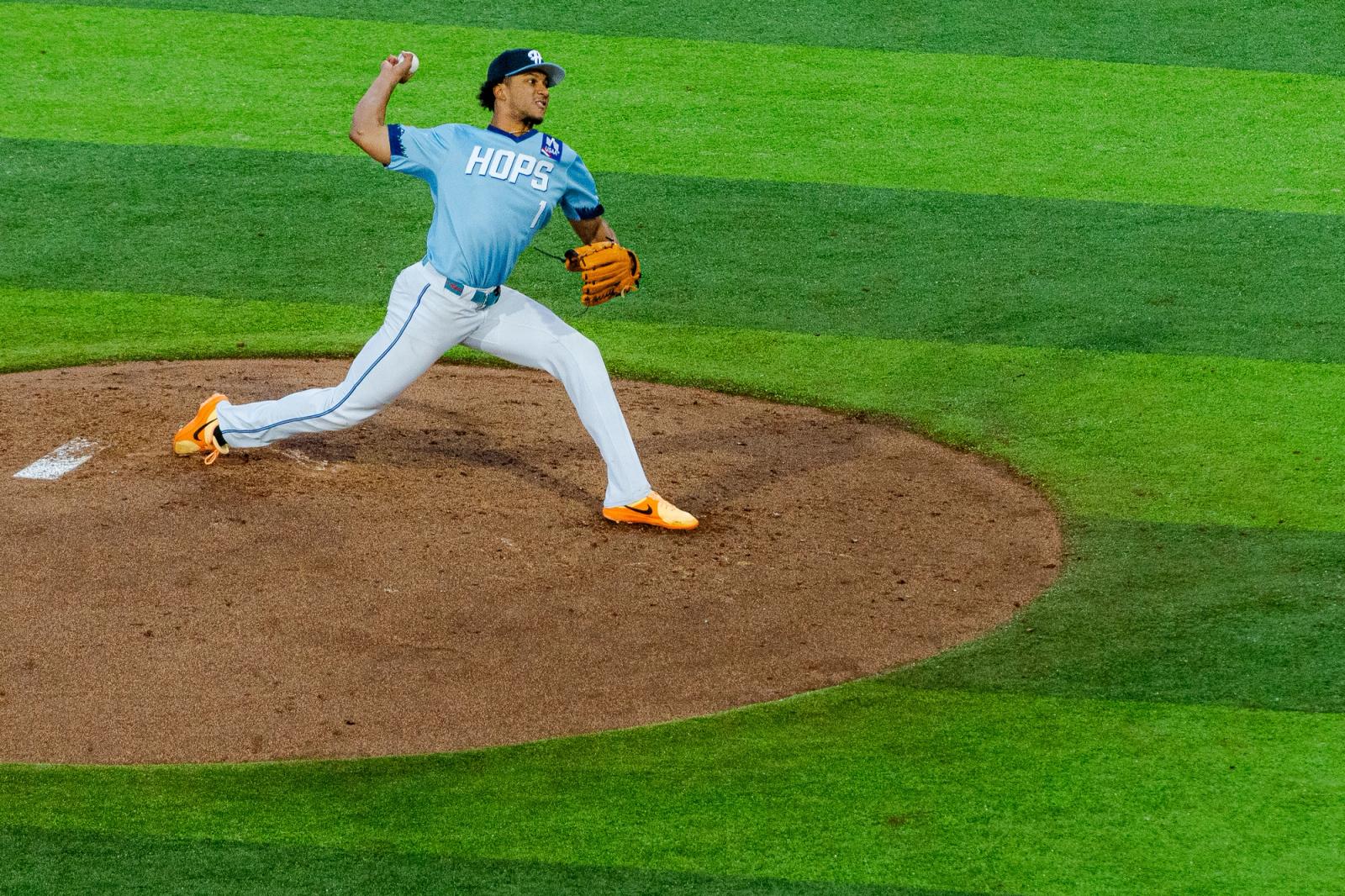 Baseball action Emeralds vs Hops — Photo Credit: Aaron Leopold/Undrafted