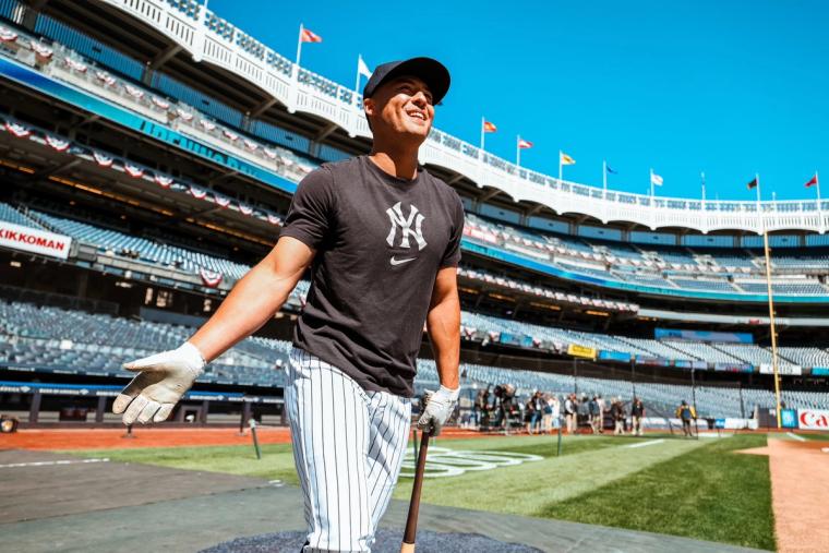 Wells Leads Off with a Bang as Yankees Top Brewers on Opening Day