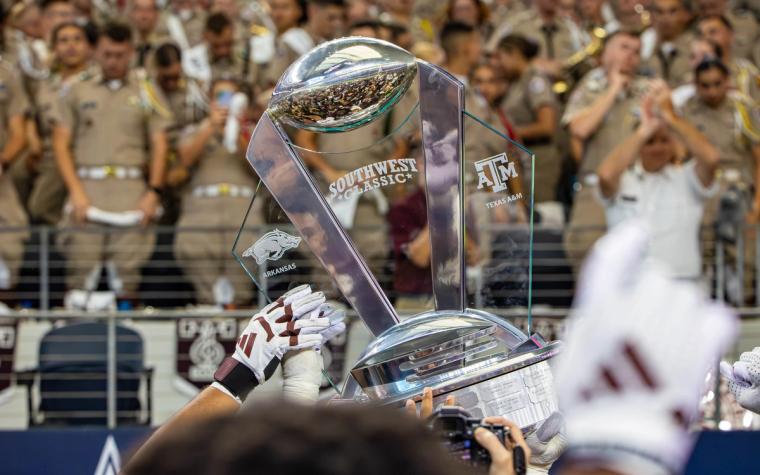 Texas A&M Secures Gritty Victory Over Arkansas in Final Southwest Classic at AT&T Stadium