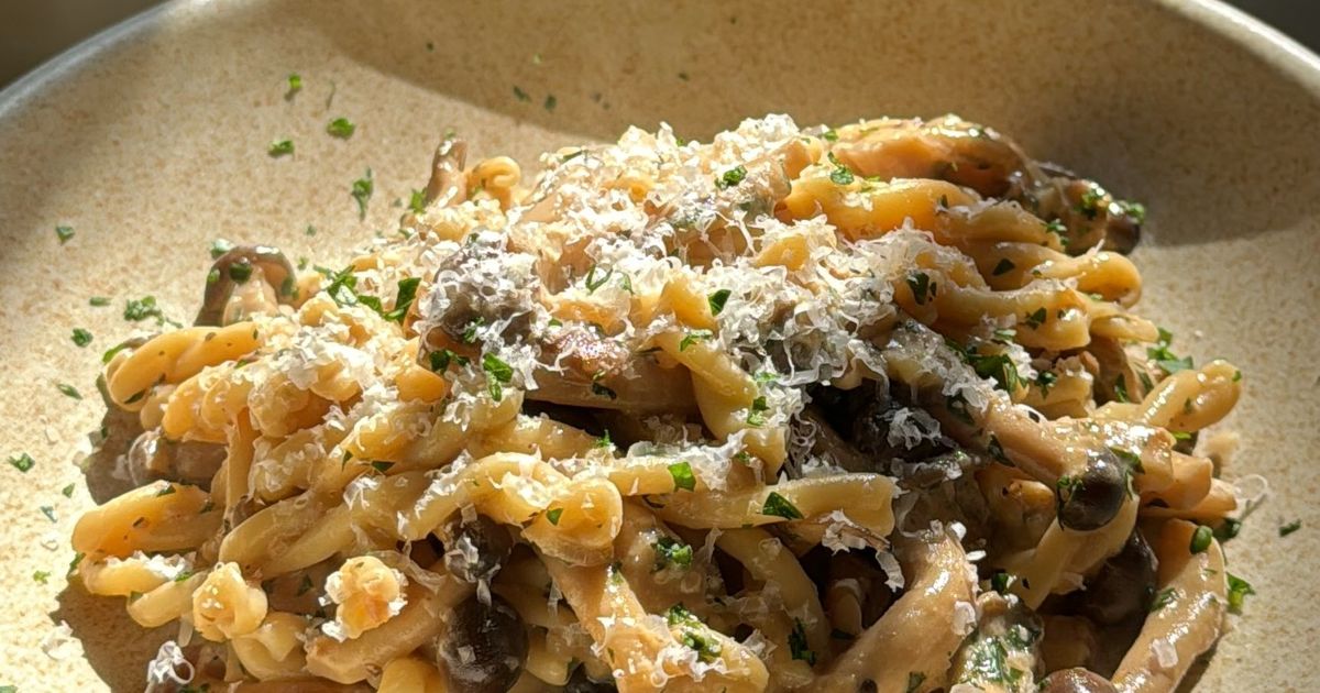 Miso Mushroom Pasta | Cabagges.World