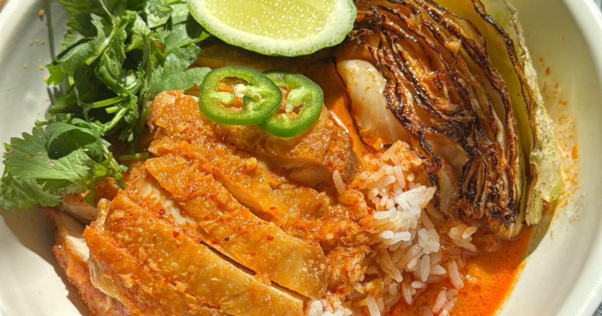 Brothy Red Curry Chicken and Cabbage | Cabagges.World