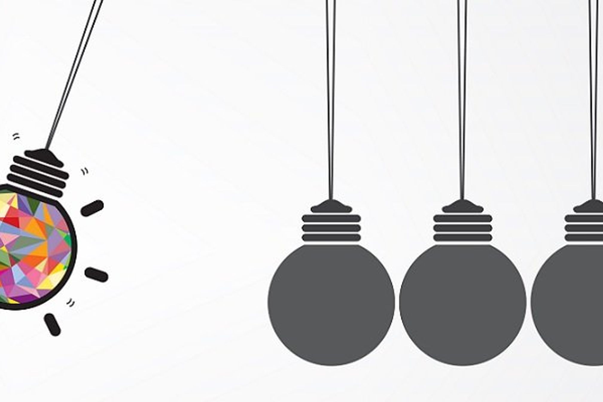 Newton’s cradle concept on background,creative light bulb Idea c