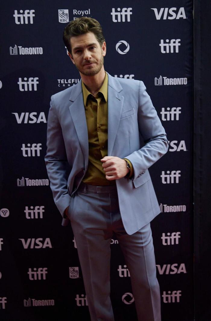 Andrew Garfield revela detalles de la intensidad de sus escenas con Florence Pugh en su nuevo filme romántico